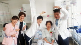현대유비스병원, `어버이날 카네이션 달아드리기` 행사 성료