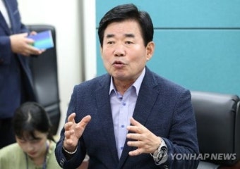 김진표 “이재명, 文대통령에 부담·당 지지율 하락” 탈당 촉구…이 지사 받아 들일까
