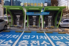 “전기차 충전구역에서 장기 주차 안돼요”