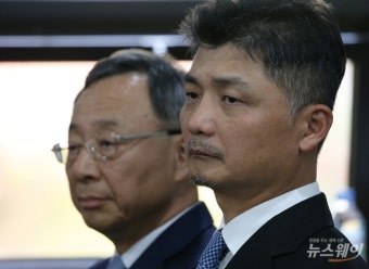 [NW포토]과기정통부 국감 출석한 황창규 KT회장과 김범수 카카오 의장