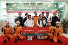 GS홈쇼핑, ‘몸짱 소방관 달력’ 수익금 9000만원 기부