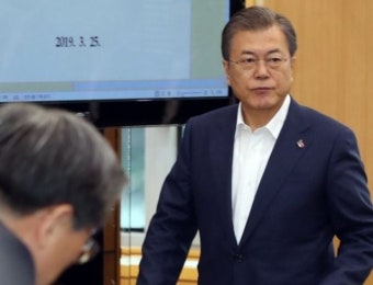 문 대통령 “경제는 타이밍, 국회 추경 심사·처리 희망”