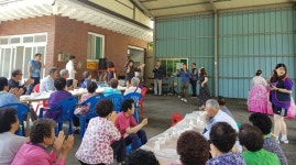 행복나누기 가족봉사단, 경로당 자원봉사