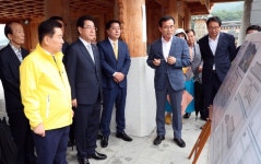 [NW포토]김영록 전남지사, 중국 유적 화순 주자묘 방문