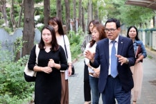 [포토] 이용범 인천시의회 의장, `신대초` 찾아 태풍 피해현황 점검