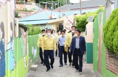 김충섭 김천시장, ‘자산골 새뜰마을사업 현장’ 점검