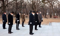 주낙영 경주시장, 충혼탑 참배로 첫 공식일정 시작