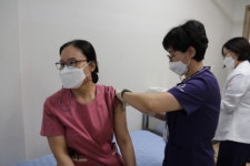 성수의료재단 인천백병원·비에스종합병원, 코로나19 첫 백신 접종