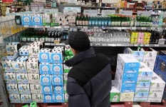 대형마트·편의점, 국민주 소줏값 줄줄이 인상