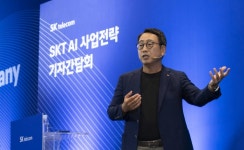 유영상 SKT 사장 AI개인비서 시대 곧 온다…5년간 투자 3배 확대(종합)