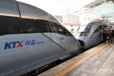 [한 컷]한국철도공사, 중앙선 KTX-이음 서울역 연장운행 시작