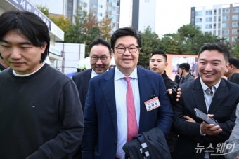 홈플러스 사태 비판 직면 김병주 MBK 회장 전방위 압박