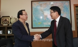[랑데부 인터뷰]한국도로공사 이강훈 처장-평화엔지니어링 조충영 사장 민관협동으로 513억원 파드마컨설팅 이룩했죠