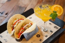 패션계 콜래보 대세는 푸드?!