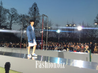 SJYP, 리테일 시즌으로 패션쇼 턴!