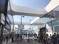 에스디인터내셔날현대아울렛 - 연수구 송도국제대로 123 | 송도 트리플스트리트 '원 브랜드 원 빌딩' 반응 굿