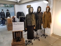 英 바버, F/W 마가렛호웰 등과 콜래보 활발