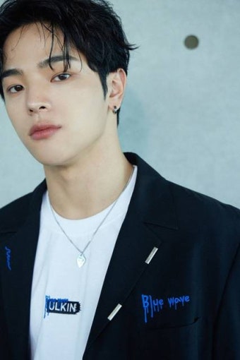 얼킨 X 가수 김우진, 직접 디자인한 아트웍 컬래버