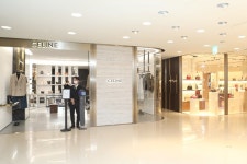 롯데백화점 본점 부활! 프리미엄 전략 매출 견인