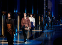 럭셔리 패션하우스 WOOYOUNGMI 2024 S/S 파리 컬렉션 성료