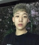 양홍원, 검은색 박스 티에  짧은 헤어스타일…‘훈훈’ 