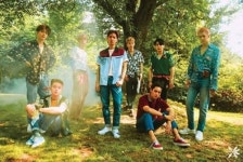 엑소 ‘한여름 밤의 코코밥’…팬들과 ‘깜짝 데이트’로 컴백 시동 
