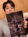 `속닥속닥` 김민규, 만찢남 미모로 영화 셀프 홍보