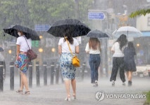 [이번주 날씨] 습하고 더운 날씨 지속…일부 지역 비소식