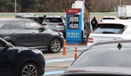 주유소 기름값 8주 연속 하락…휘발유 1641원·경유 1585원