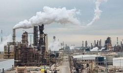 트럼프 이란과 대화하고 있다…서부텍사스산원유 4.7% 급락