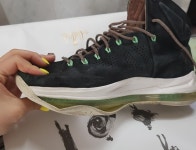 값비싼 운동화 세탁소에 맡겼다가 부글부글...보상 어쩌나?
