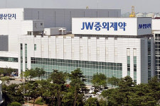 수익성 껑충 뛴 JW중외제약, 리바로가 효자 노릇…올해도 장미빛 기대