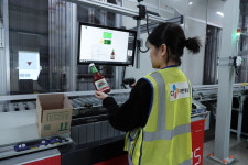 로봇들이 택배상자 옮기고 나르고...CJ대한통운 오토스토어, 물류 효율성 높여 CBE 강화