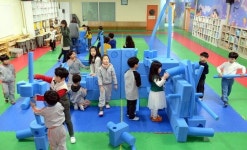 그룹별 끊임없이 소통하며 상상놀이 즐긴다