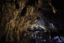 더위도 멈춘 지하궁전 동굴 체험 따라가보니