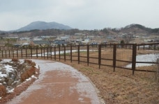예산황새공원 개원 지연 구설수