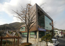 42. 용을 형상화한 주민쉼터 공주시 계룡면사무소