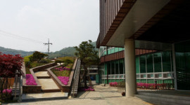 42. 용을 형상화한 주민쉼터 공주시 계룡면사무소