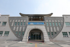 48. 문화재를 닮은 관공서 서산시 해미면사무소