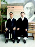 옥천군 13일부터 지용제 시인 정지용 꼭 닮은 인형과 찰칵