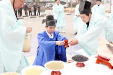 충주 엄정면 주민들 안녕기원제 올려