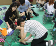 대전글꽃중학교 어버이날 세족식 행사 열어