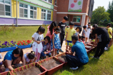 공주의당초, 40 형제, 자매 모내기 하는 날