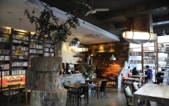 커피향 감도는 그곳 우리만의 이야기가 피어난다