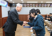 (재)정암장학회, 보령지역 인재 육성위한 장학금 전달