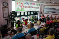 부여군시설관리공단, 부여건양요양원 어르신들과 행복한 추억의 시간 나눠