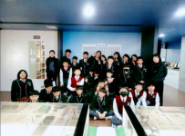 [사진뉴스] 대전장대중학교 교사, 학생 31명 1일 대전일보신문박물관 견학