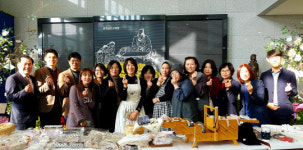 충남도교육청 1층 교육사랑방서 프랑스 자수 전시회 및 바자회 개최