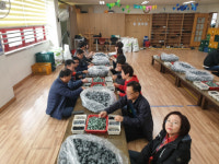 충북도청 직원 생산적 일손돕기에 구슬땀