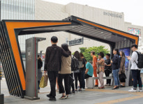 코리아텍 학생 디자인 버스 승강장 새단장